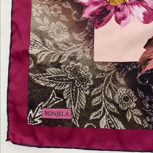 BONJELA PURPLE SCARF 100% SILK FLORAL 35"/35" GOOD CONDITION - Picture 2 of 7
